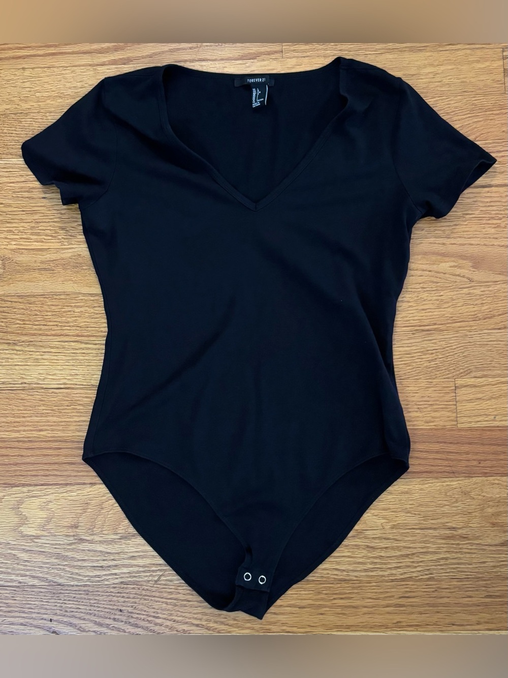 Forever 21 Bodysuit Women’s Large Black V-Neck Short Sleeve Top Casualwear